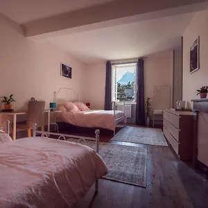 https://chez-nathalie-et-etienne.hotels-rhonealpes.com